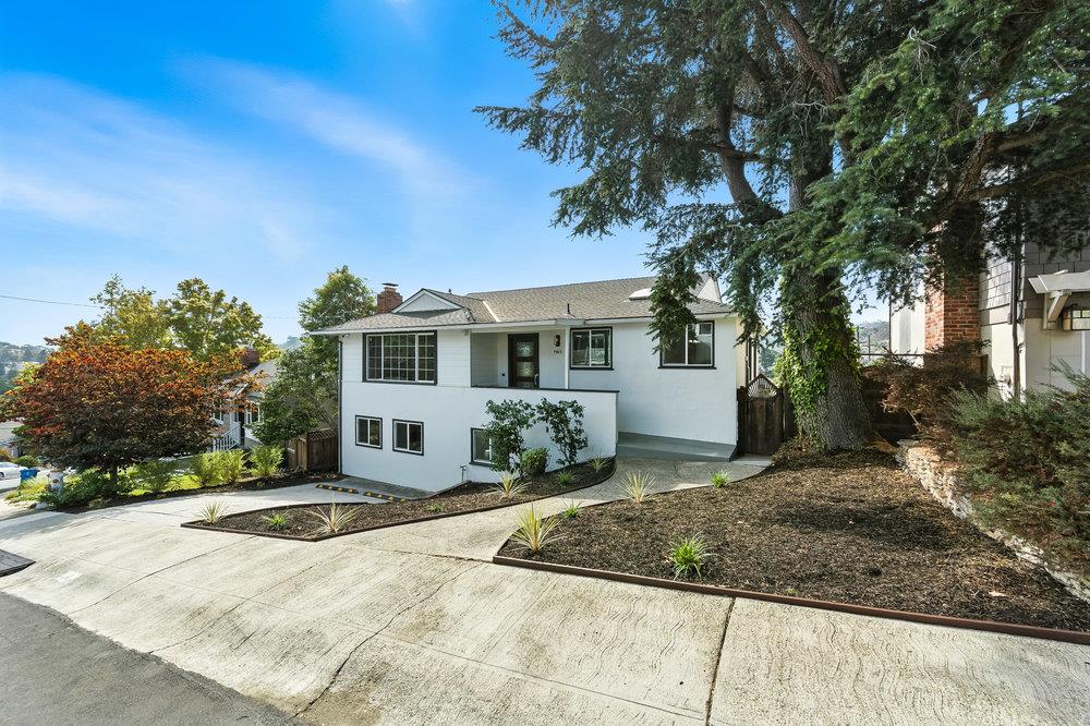 Detail Gallery Image 2 of 53 For 1961 Alden St, Belmont,  CA 94002 - 5 Beds | 4 Baths