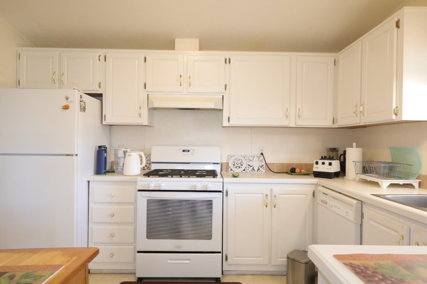 Detail Gallery Image 16 of 27 For 1220 Tasman Dr #304,  Sunnyvale,  CA 94089 - 3 Beds | 2 Baths