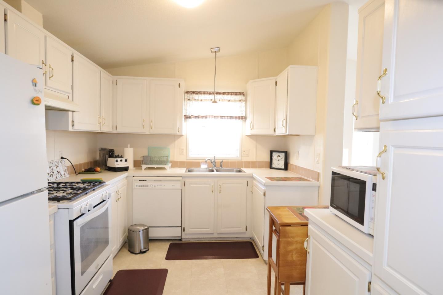 Detail Gallery Image 21 of 27 For 1220 Tasman Dr #304,  Sunnyvale,  CA 94089 - 3 Beds | 2 Baths