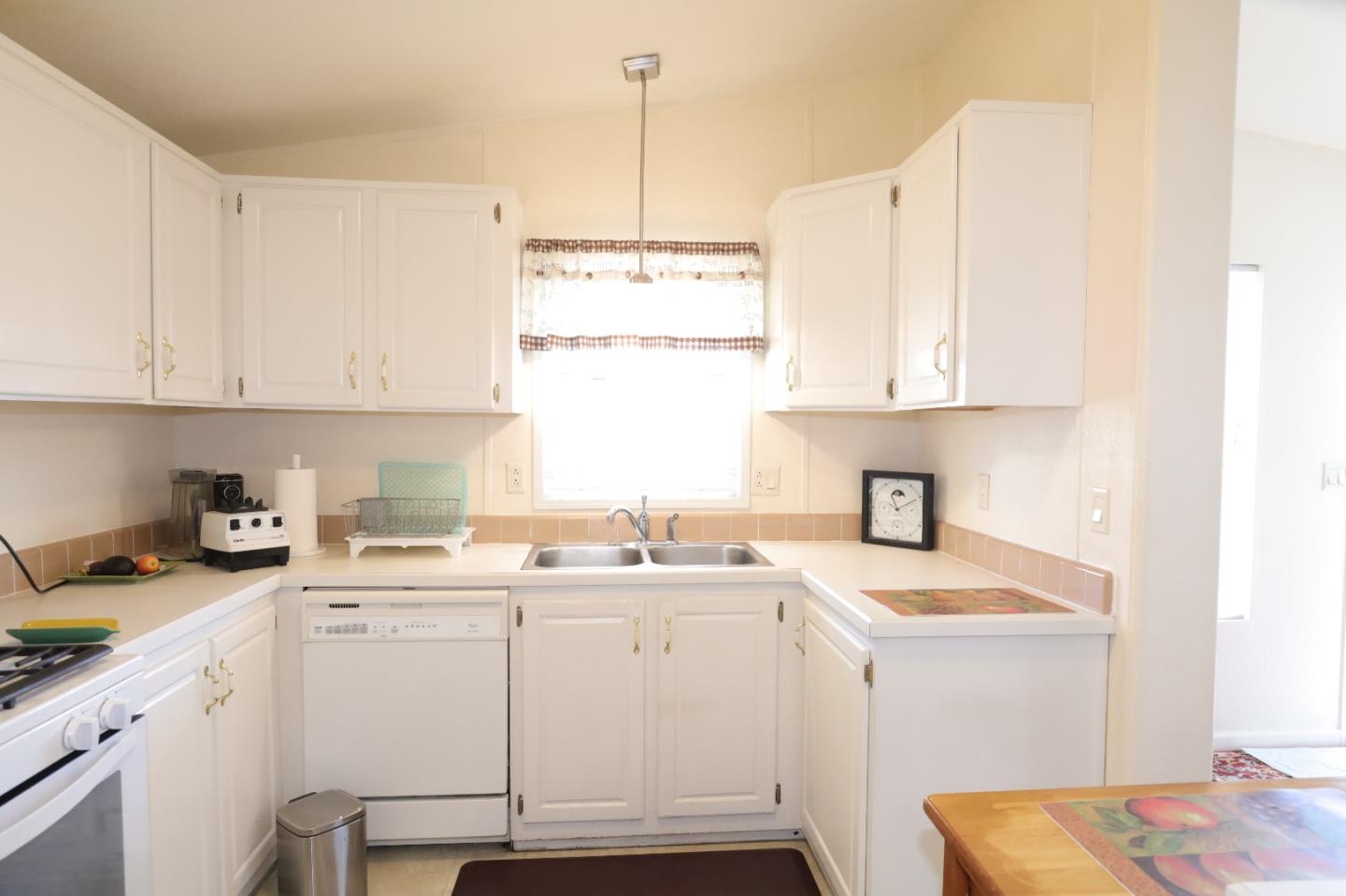 Detail Gallery Image 22 of 27 For 1220 Tasman Dr #304,  Sunnyvale,  CA 94089 - 3 Beds | 2 Baths
