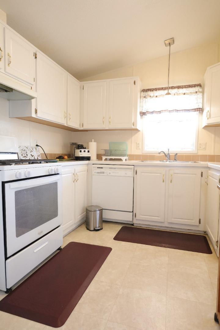 Detail Gallery Image 23 of 27 For 1220 Tasman Dr #304,  Sunnyvale,  CA 94089 - 3 Beds | 2 Baths