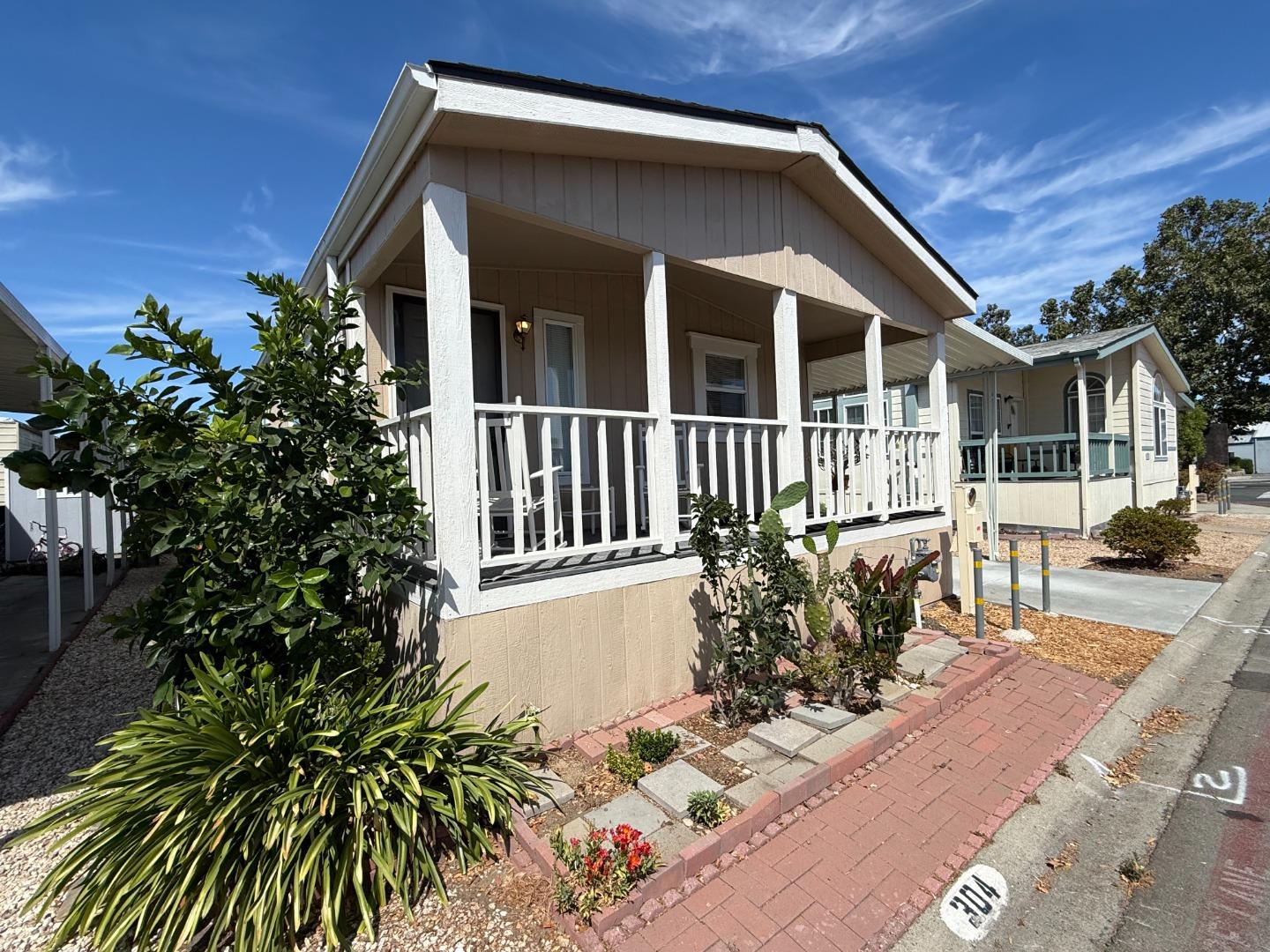 Detail Gallery Image 3 of 27 For 1220 Tasman Dr #304,  Sunnyvale,  CA 94089 - 3 Beds | 2 Baths