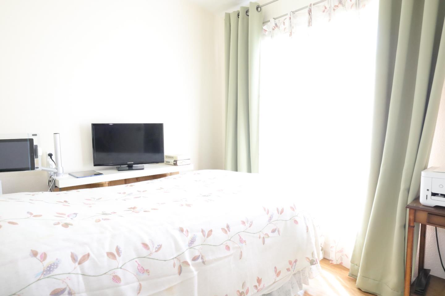 Detail Gallery Image 9 of 27 For 1220 Tasman Dr #304,  Sunnyvale,  CA 94089 - 3 Beds | 2 Baths