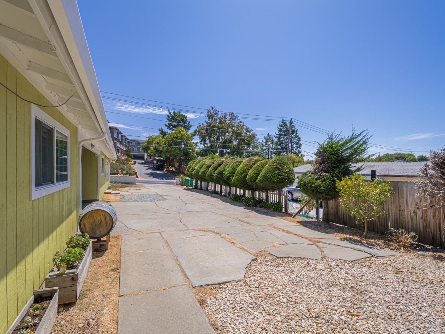 Detail Gallery Image 4 of 20 For 20 Marin St, Watsonville,  CA 95076 - – Beds | – Baths