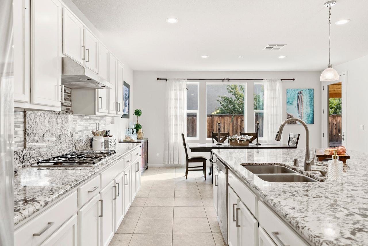 Detail Gallery Image 16 of 48 For 1070 S Atwood Ct, Mountain House,  CA 95391 - 5 Beds | 4/1 Baths