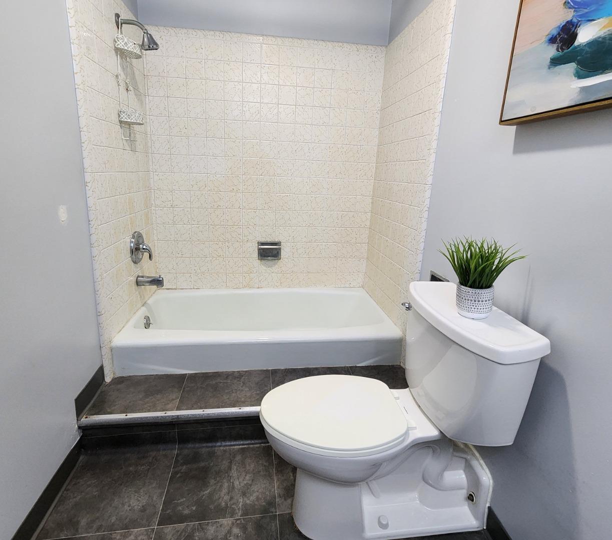 Detail Gallery Image 14 of 24 For 1500 Broadway #205,  Burlingame,  CA 94010 - 2 Beds | 2 Baths