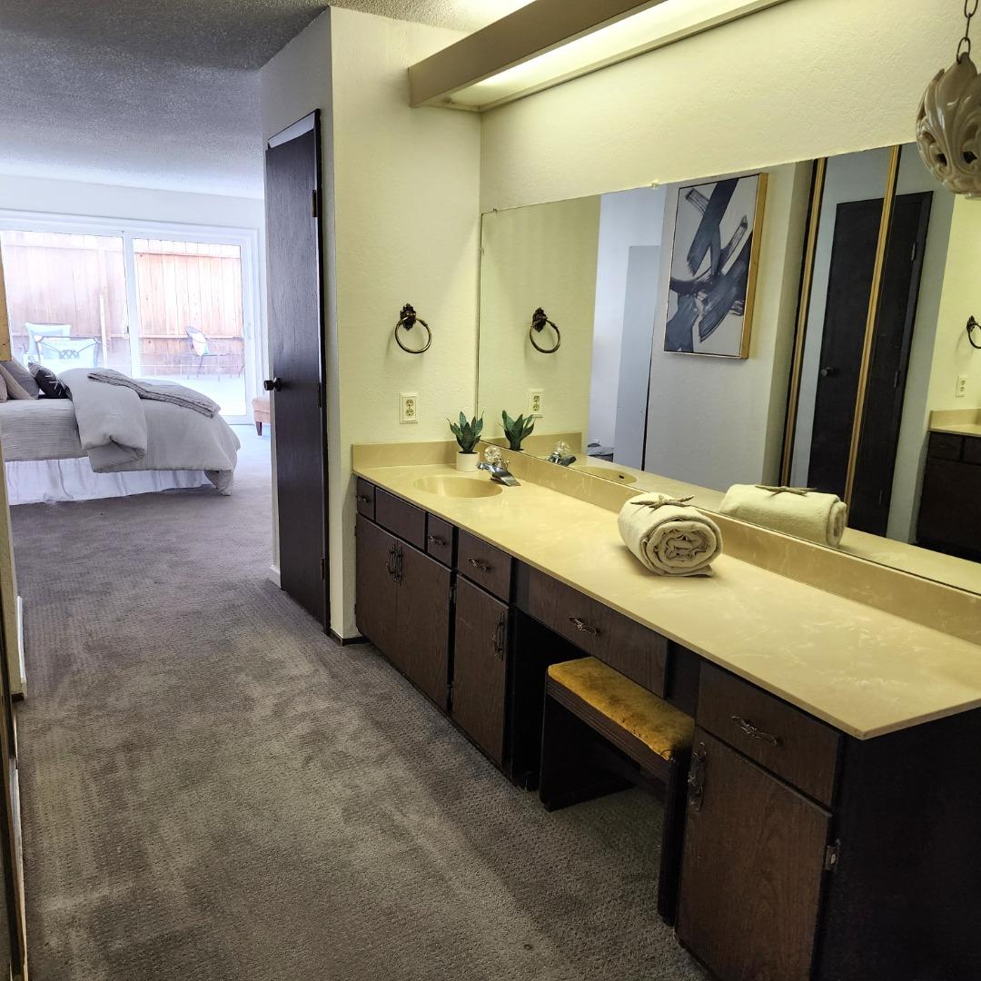 Detail Gallery Image 17 of 24 For 1500 Broadway #205,  Burlingame,  CA 94010 - 2 Beds | 2 Baths