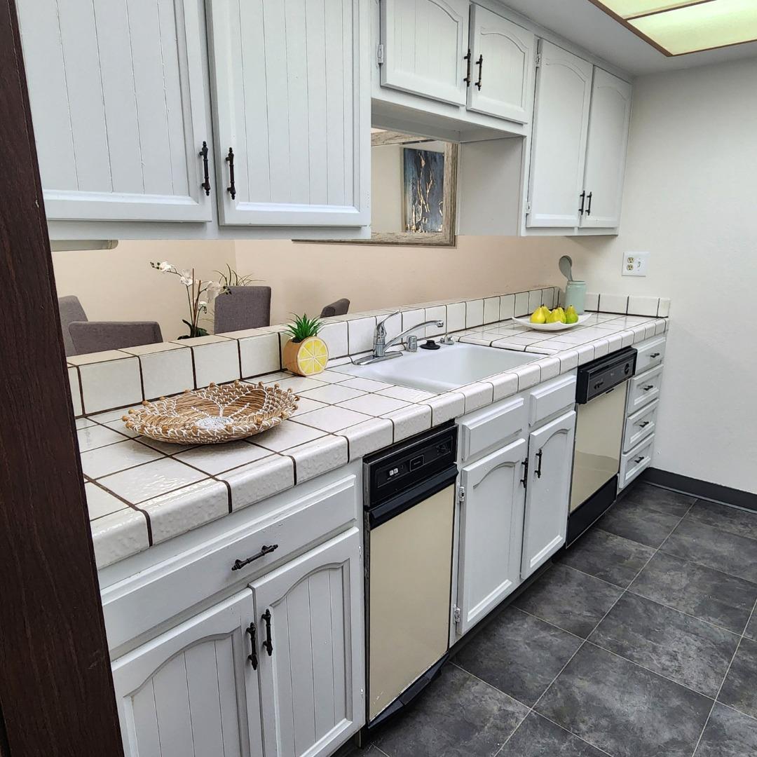 Detail Gallery Image 6 of 24 For 1500 Broadway #205,  Burlingame,  CA 94010 - 2 Beds | 2 Baths