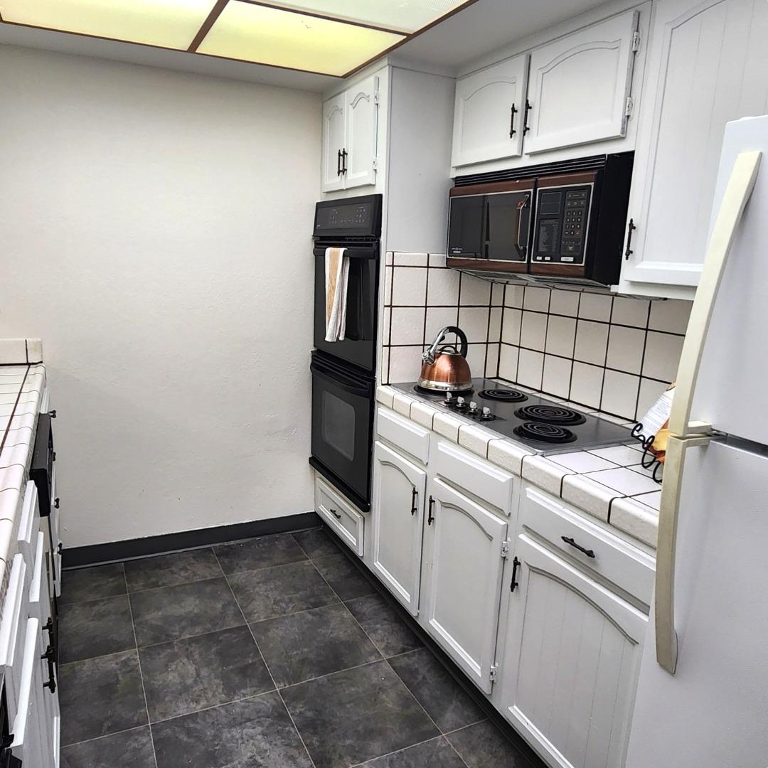 Detail Gallery Image 7 of 24 For 1500 Broadway #205,  Burlingame,  CA 94010 - 2 Beds | 2 Baths