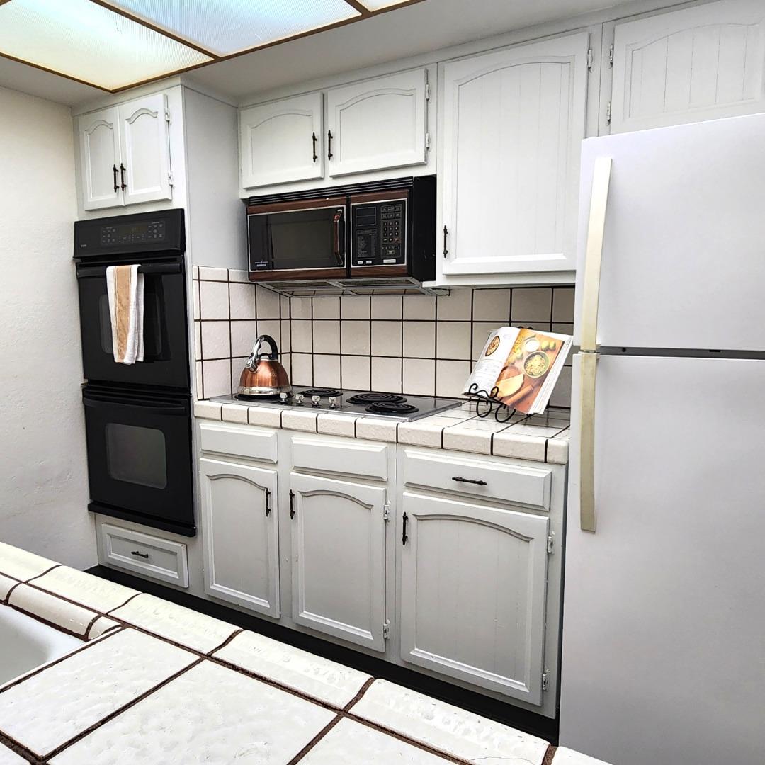 Detail Gallery Image 8 of 24 For 1500 Broadway #205,  Burlingame,  CA 94010 - 2 Beds | 2 Baths