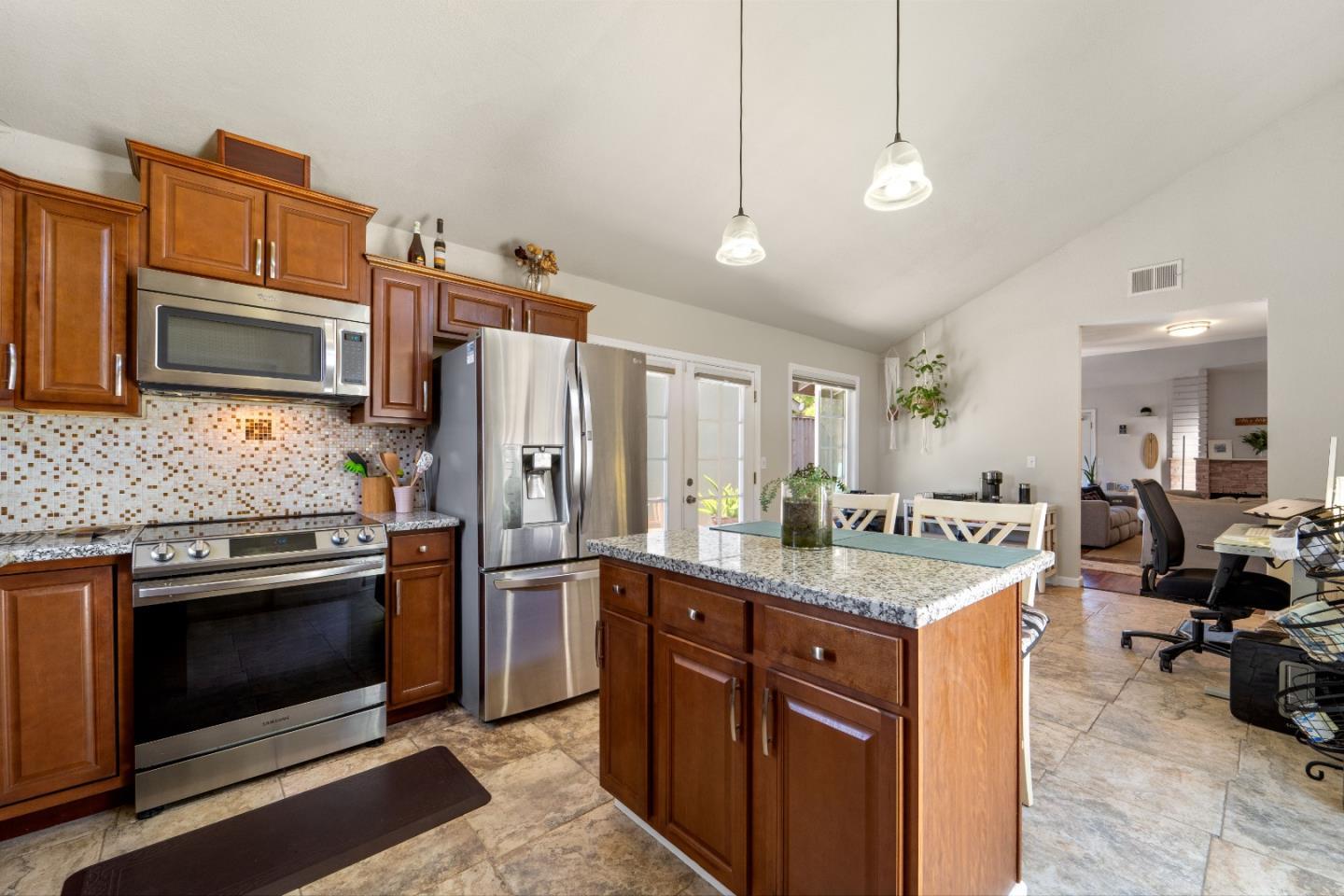 Detail Gallery Image 11 of 35 For 33 Hayes Ave, San Jose,  CA 95123 - 4 Beds | 2 Baths