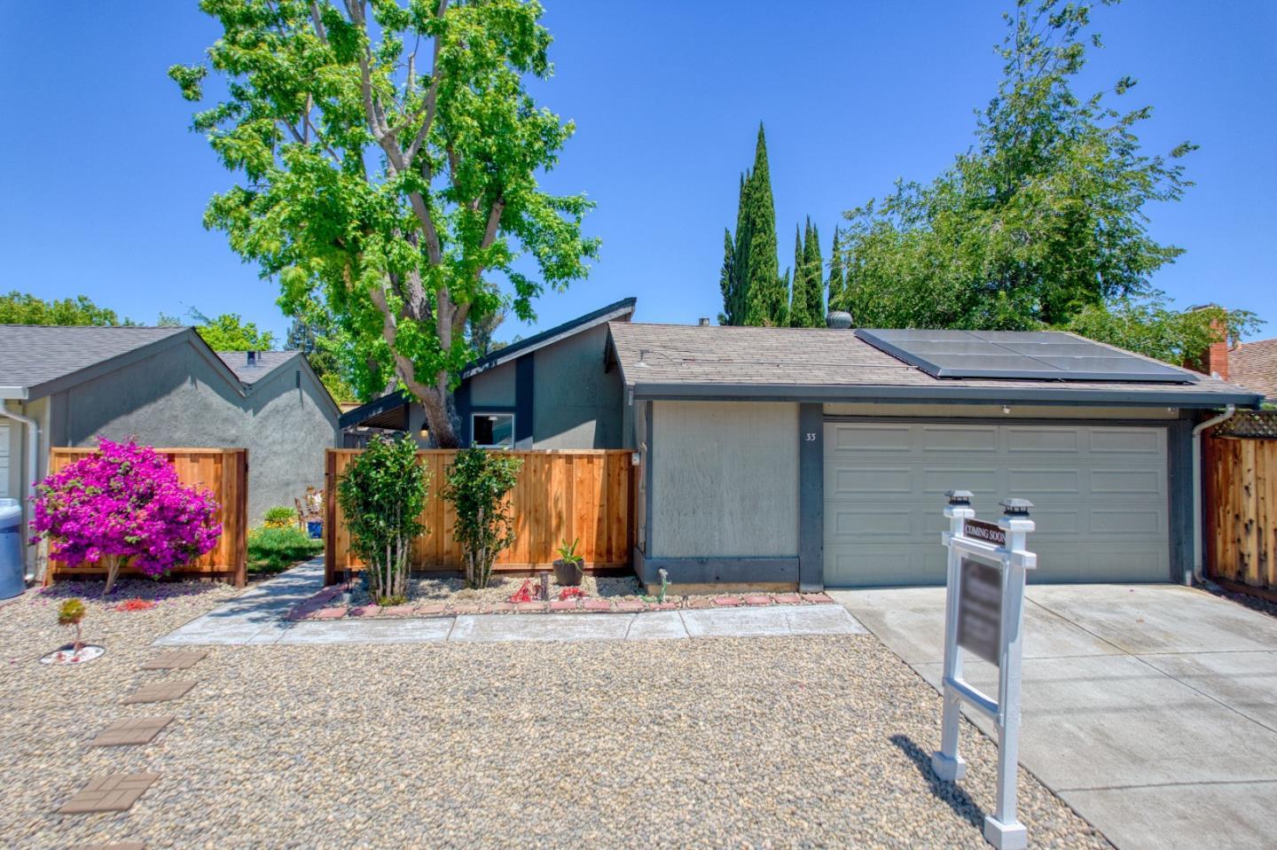 Detail Gallery Image 2 of 35 For 33 Hayes Ave, San Jose,  CA 95123 - 4 Beds | 2 Baths