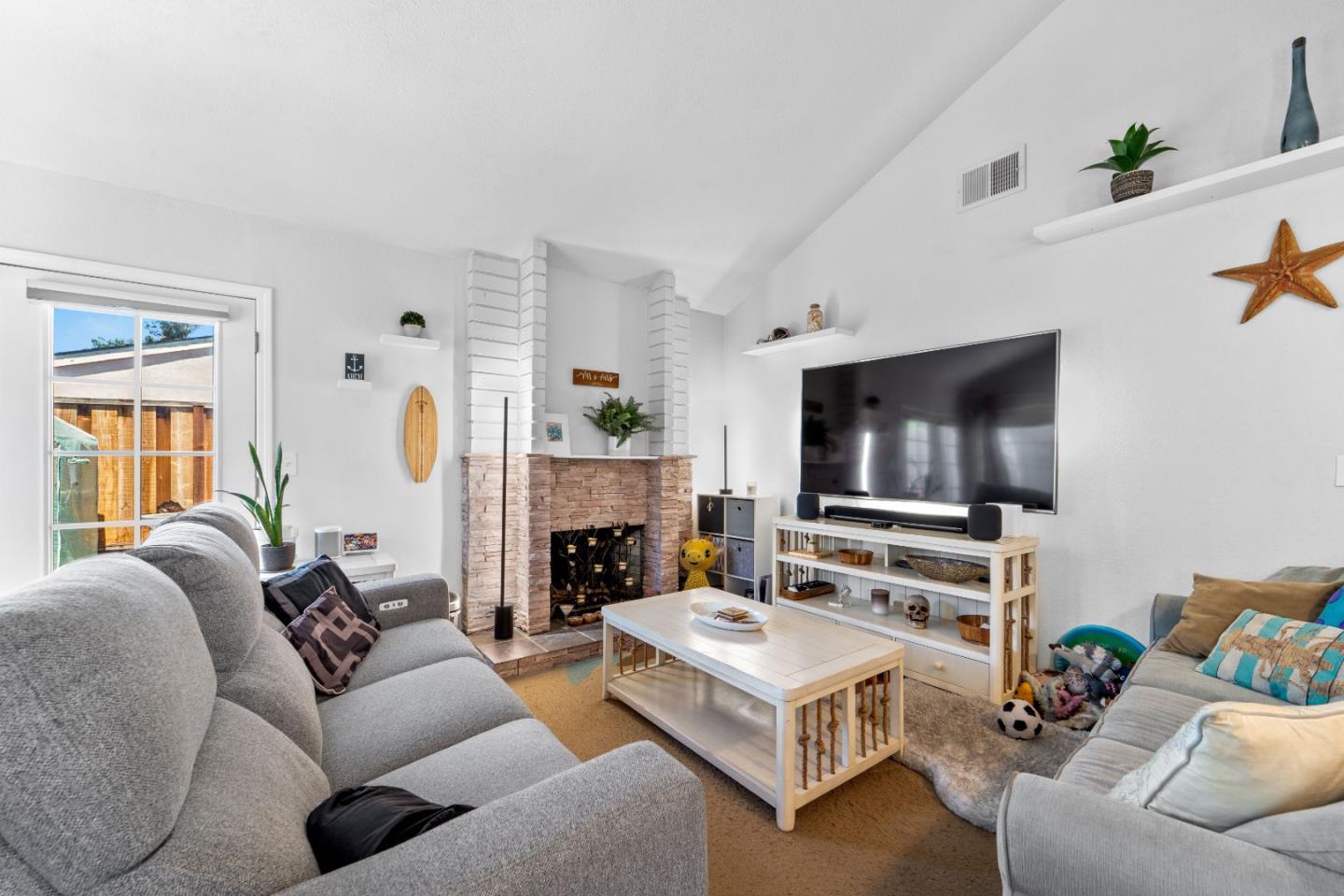 Detail Gallery Image 5 of 35 For 33 Hayes Ave, San Jose,  CA 95123 - 4 Beds | 2 Baths