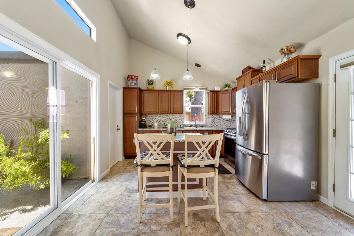 Detail Gallery Image 9 of 35 For 33 Hayes Ave, San Jose,  CA 95123 - 4 Beds | 2 Baths