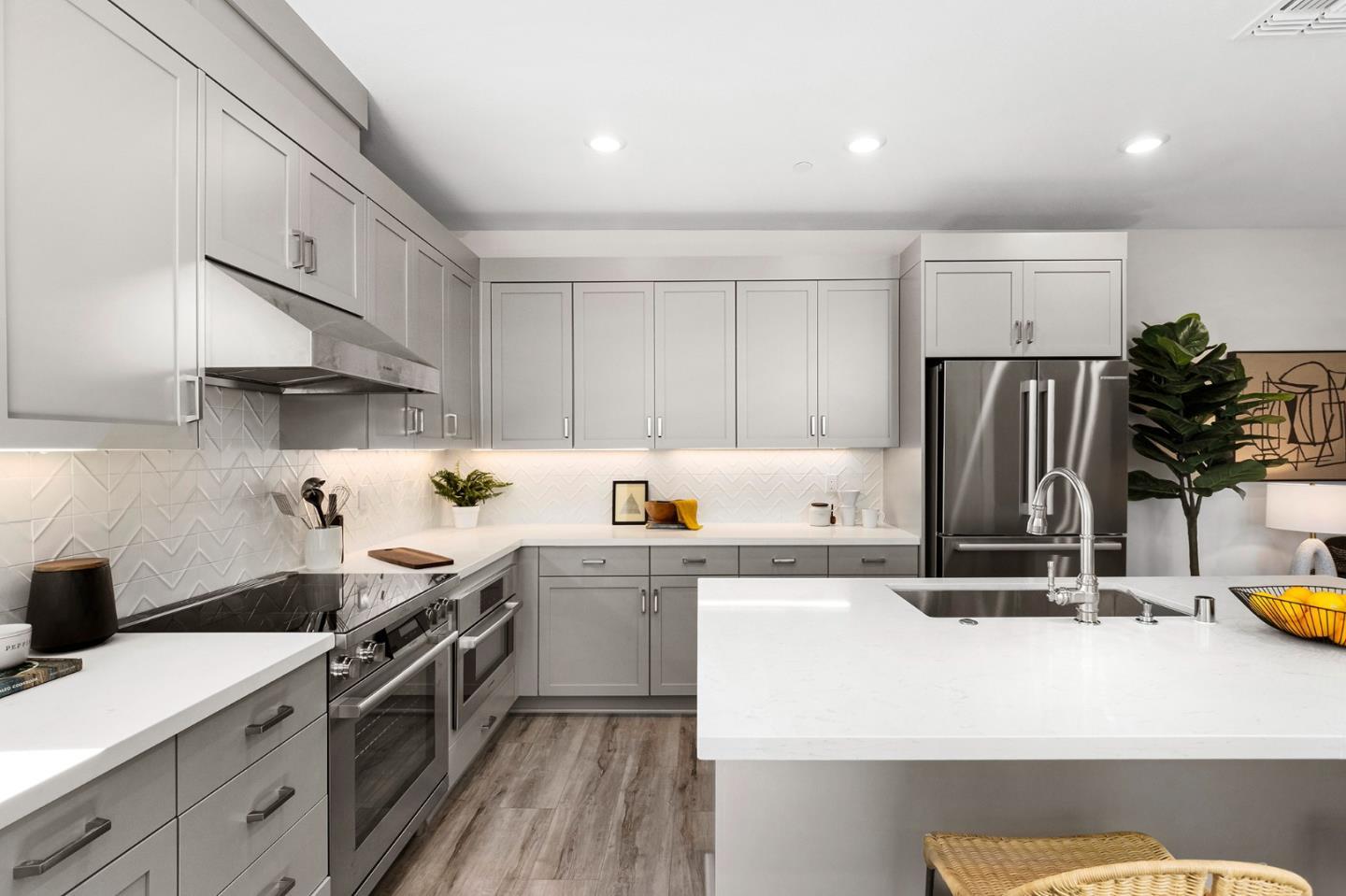 Detail Gallery Image 5 of 24 For 1303 Besra Ter #2,  Sunnyvale,  CA 94087 - 3 Beds | 2 Baths