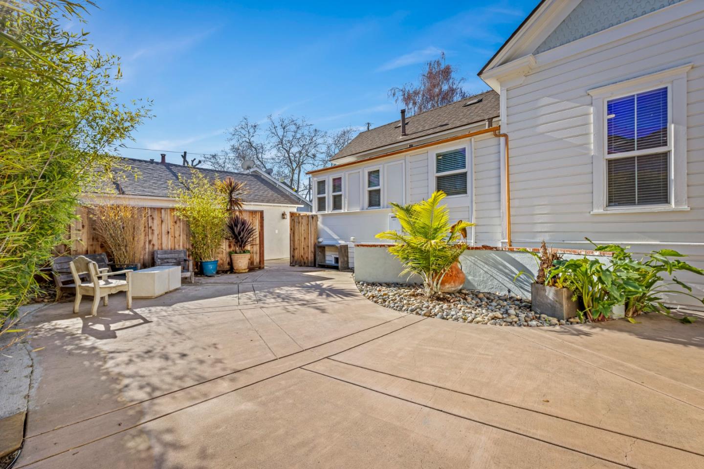 Detail Gallery Image 15 of 20 For 194 4th St, Gilroy,  CA 95020 - 4 Beds | 4 Baths