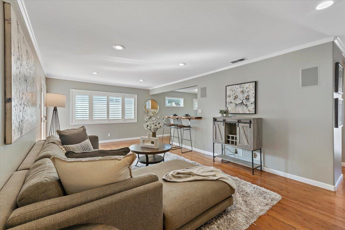 Detail Gallery Image 11 of 30 For 739 Pritchard Ct, Santa Clara,  CA 95051 - 4 Beds | 2/1 Baths
