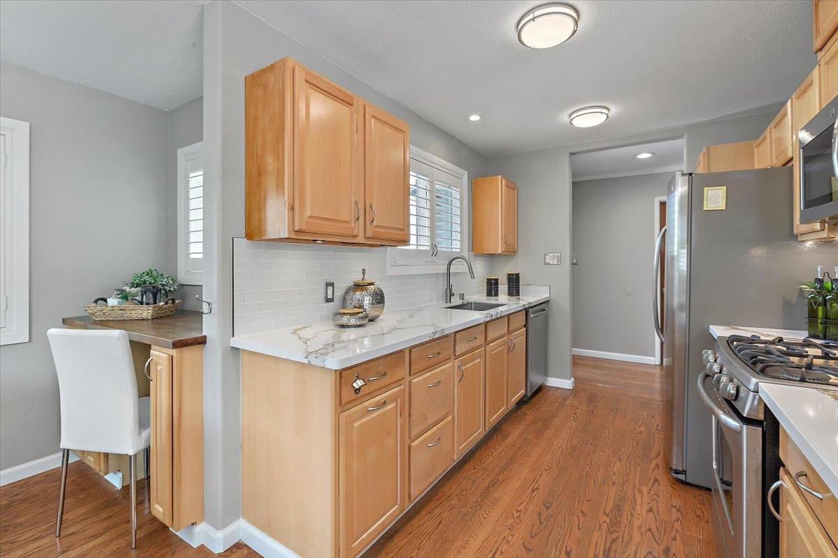Detail Gallery Image 5 of 30 For 739 Pritchard Ct, Santa Clara,  CA 95051 - 4 Beds | 2/1 Baths