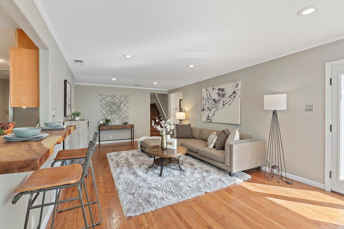 Detail Gallery Image 9 of 30 For 739 Pritchard Ct, Santa Clara,  CA 95051 - 4 Beds | 2/1 Baths
