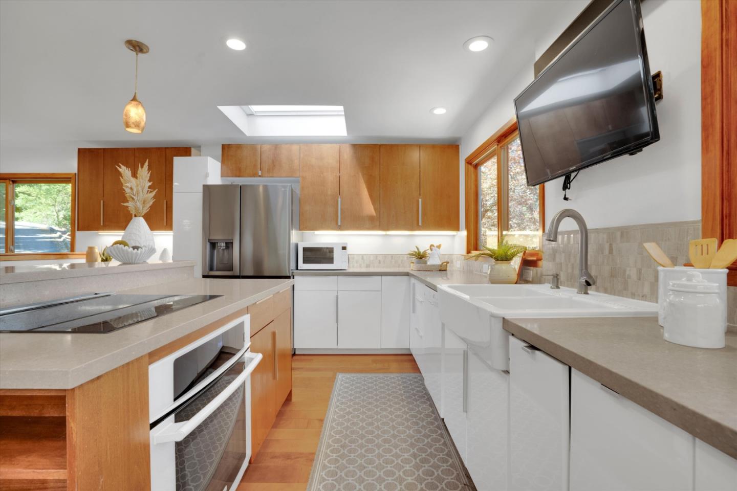 Detail Gallery Image 14 of 56 For 12 Summit Rd, Woodside,  CA 94062 - 4 Beds | 3/1 Baths