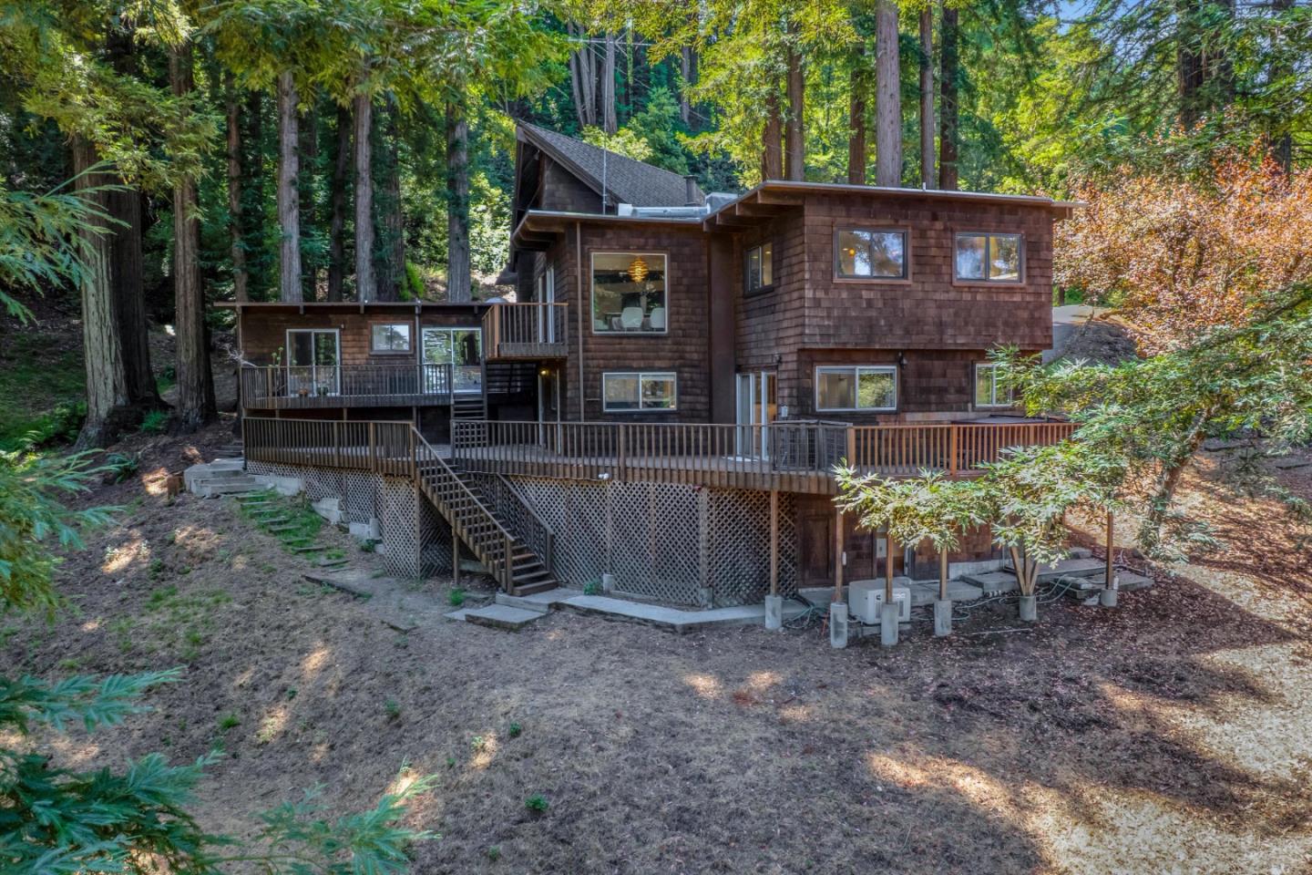 Detail Gallery Image 3 of 56 For 12 Summit Rd, Woodside,  CA 94062 - 4 Beds | 3/1 Baths
