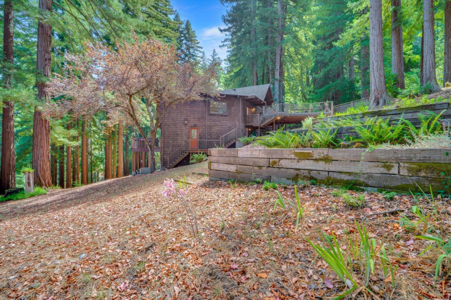 Detail Gallery Image 46 of 56 For 12 Summit Rd, Woodside,  CA 94062 - 4 Beds | 3/1 Baths