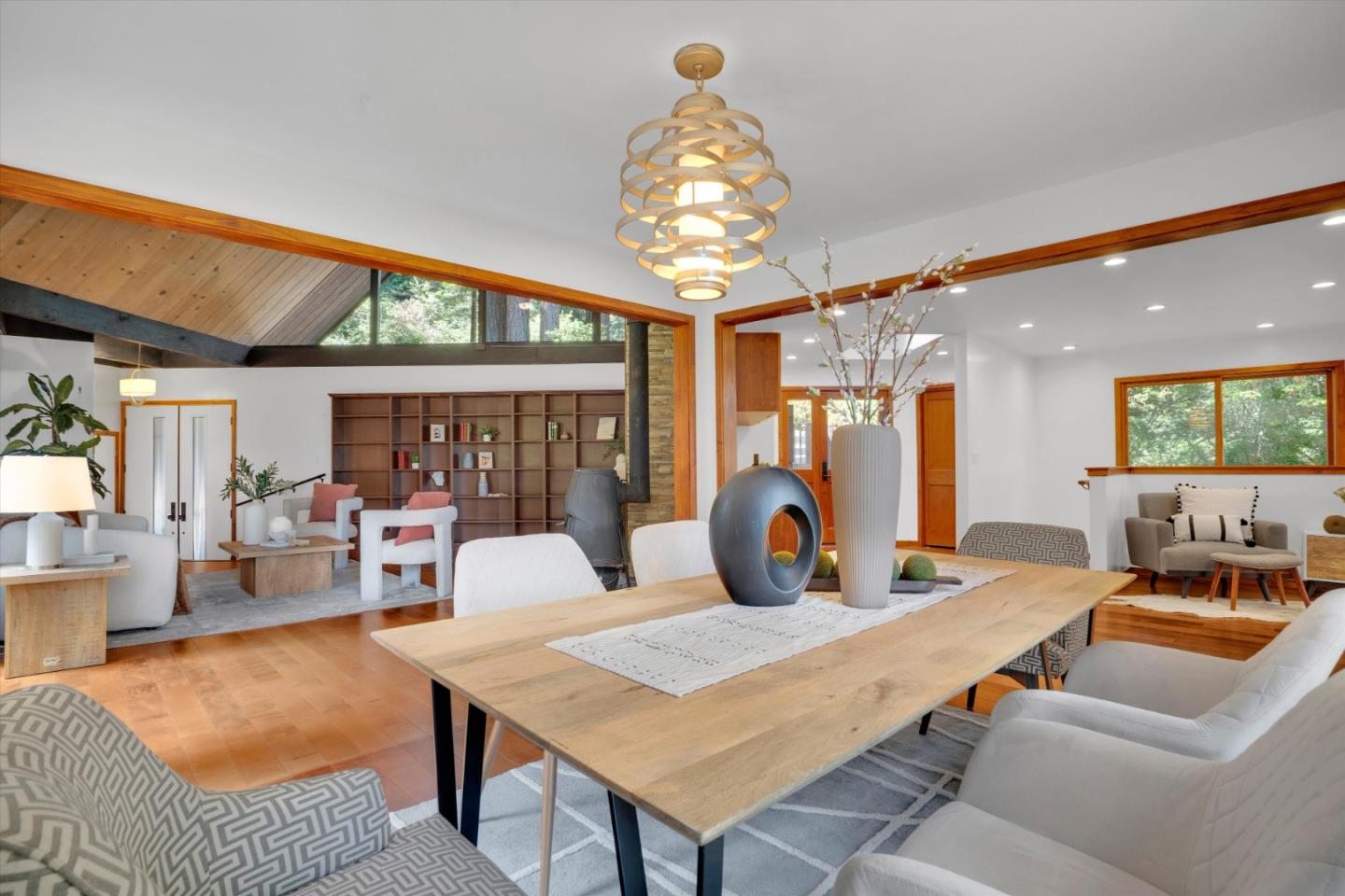 Detail Gallery Image 9 of 56 For 12 Summit Rd, Woodside,  CA 94062 - 4 Beds | 3/1 Baths