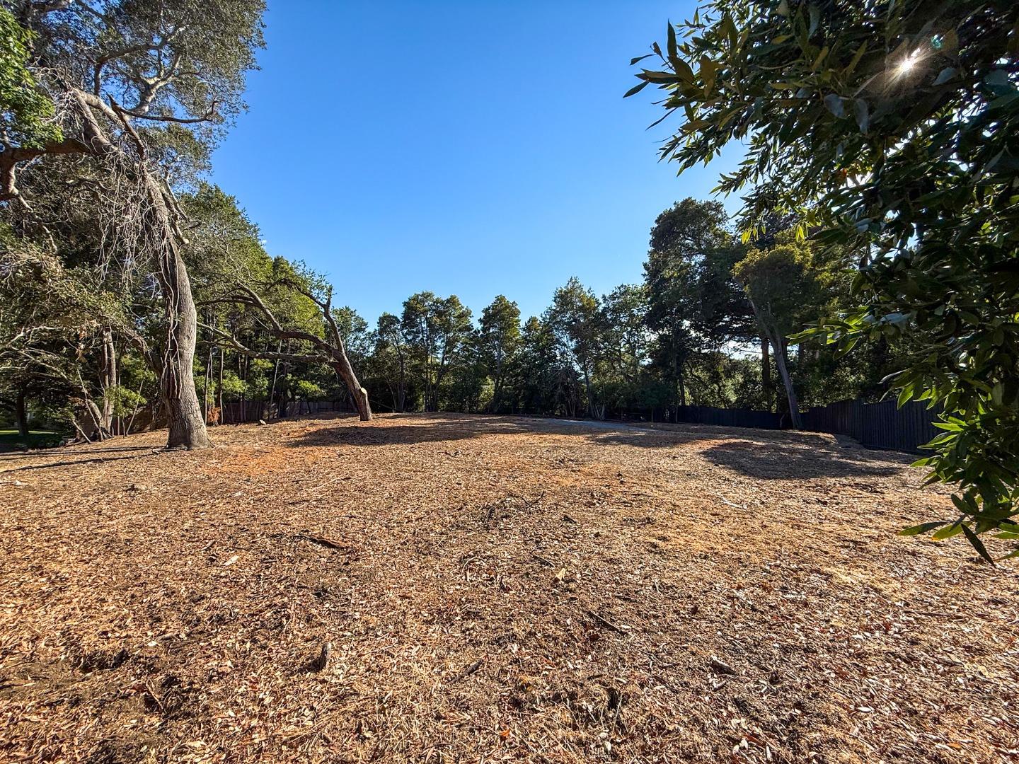 Detail Gallery Image 3 of 3 For 8 Reynolds Ct, Hillsborough,  CA 94010 - – Beds | – Baths