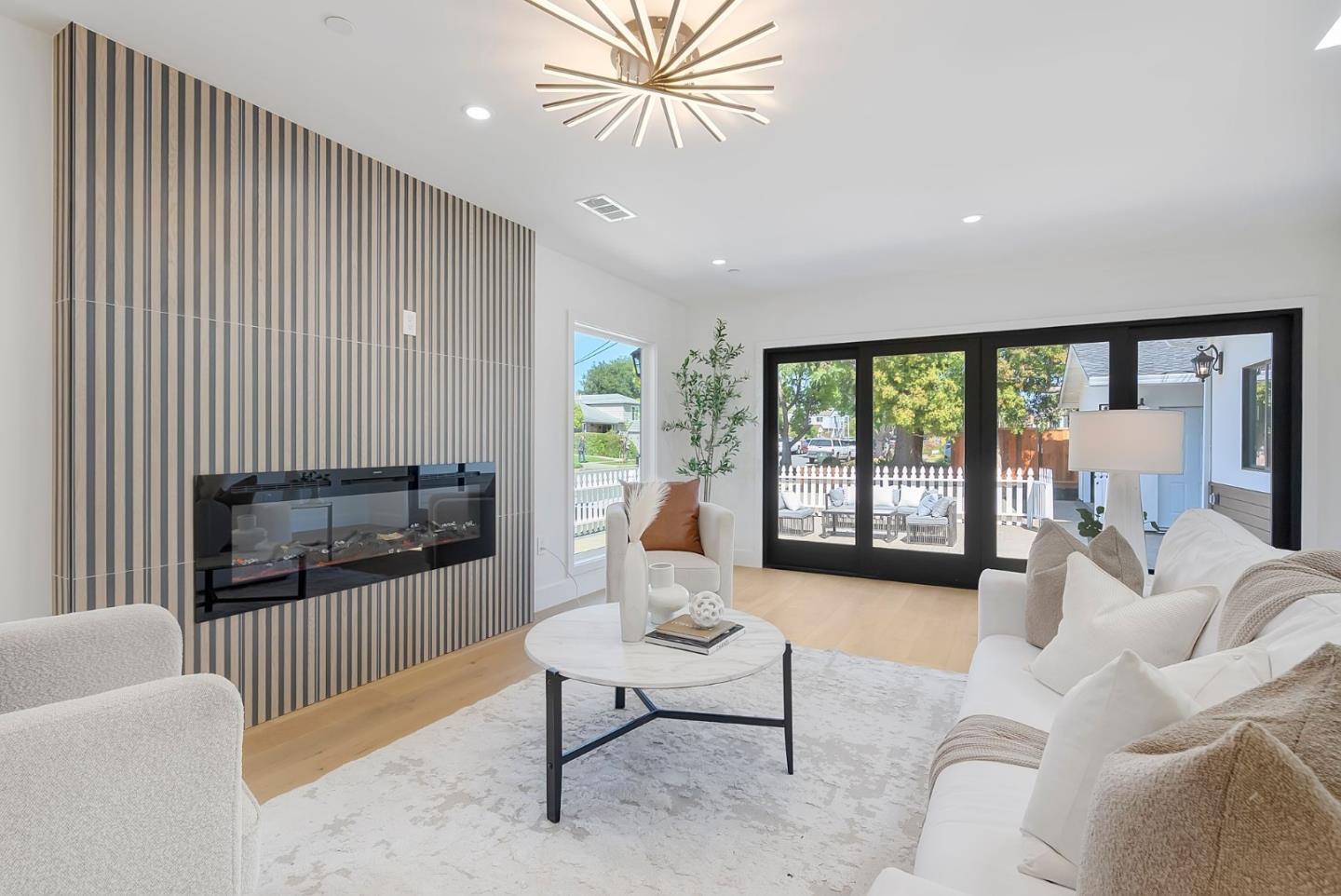 Detail Gallery Image 11 of 45 For 827 S Idaho St, San Mateo,  CA 94402 - 4 Beds | 4 Baths