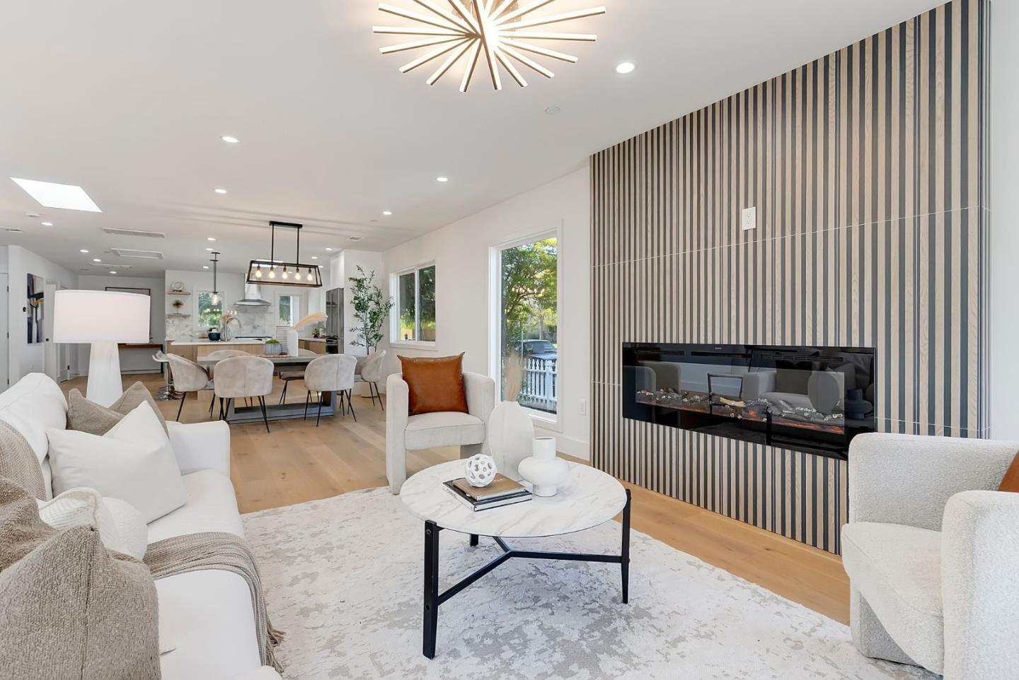 Detail Gallery Image 12 of 45 For 827 S Idaho St, San Mateo,  CA 94402 - 4 Beds | 4 Baths