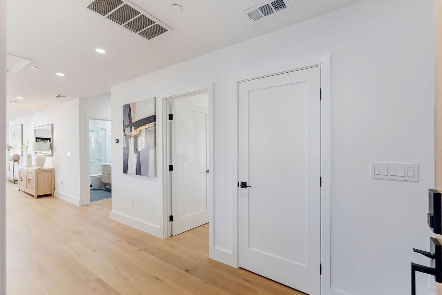 Detail Gallery Image 14 of 45 For 827 S Idaho St, San Mateo,  CA 94402 - 4 Beds | 4 Baths