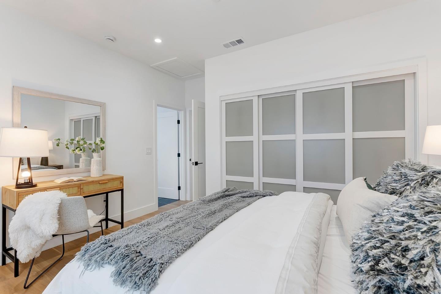 Detail Gallery Image 20 of 45 For 827 S Idaho St, San Mateo,  CA 94402 - 4 Beds | 4 Baths
