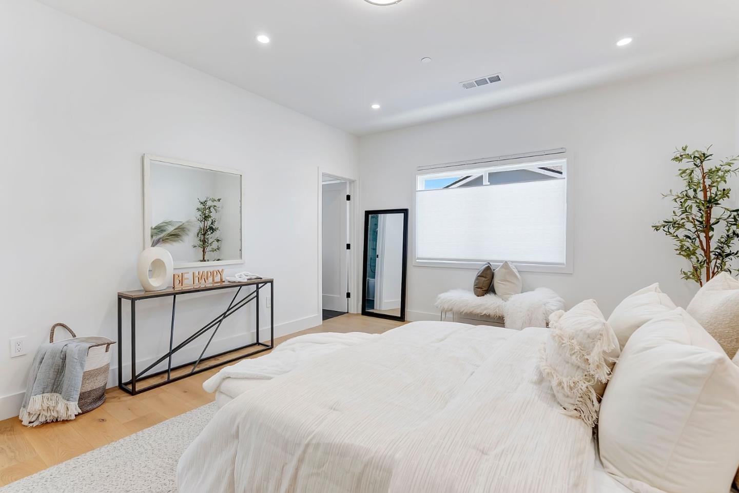 Detail Gallery Image 23 of 45 For 827 S Idaho St, San Mateo,  CA 94402 - 4 Beds | 4 Baths
