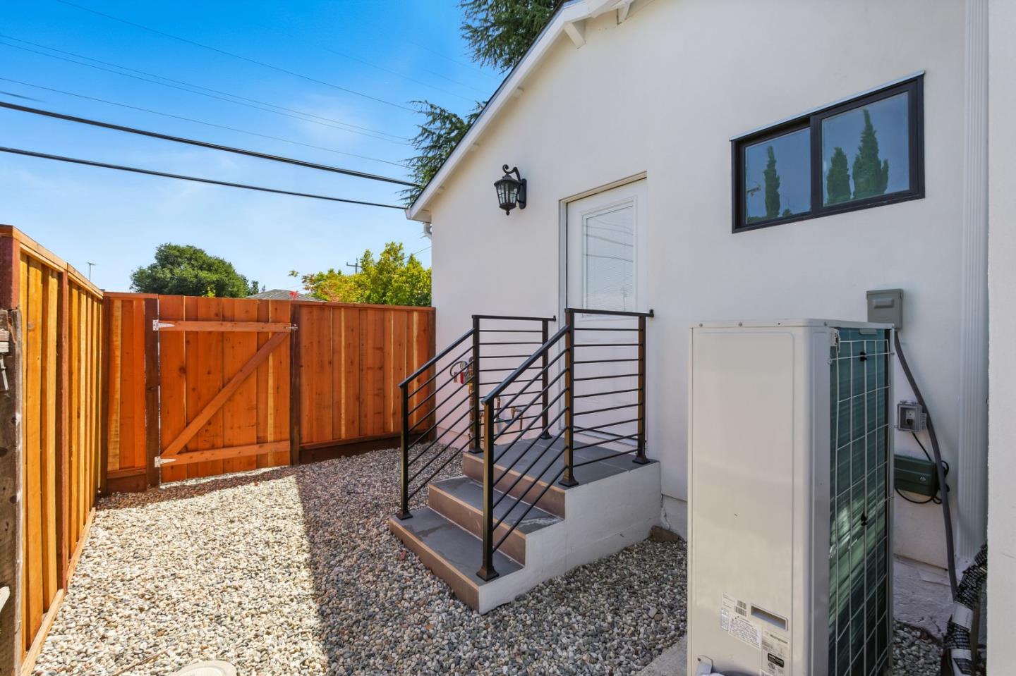 Detail Gallery Image 39 of 45 For 827 S Idaho St, San Mateo,  CA 94402 - 4 Beds | 4 Baths