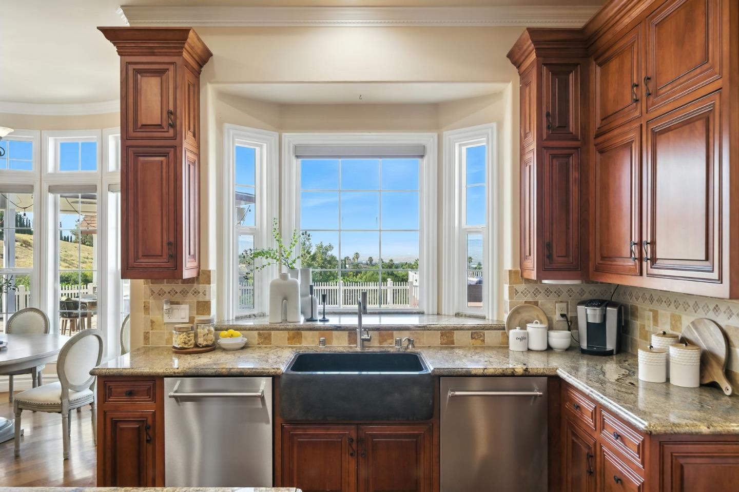 Detail Gallery Image 18 of 93 For 44989 Vista Del Sol, Fremont,  CA 94539 - 7 Beds | 6/2 Baths