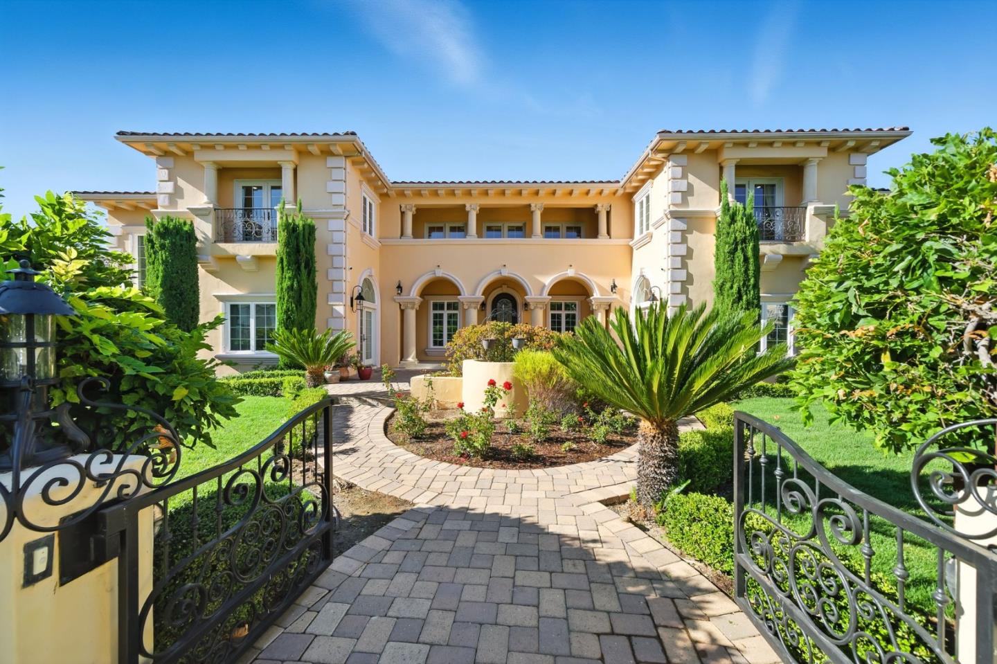Detail Gallery Image 2 of 93 For 44989 Vista Del Sol, Fremont,  CA 94539 - 7 Beds | 6/2 Baths