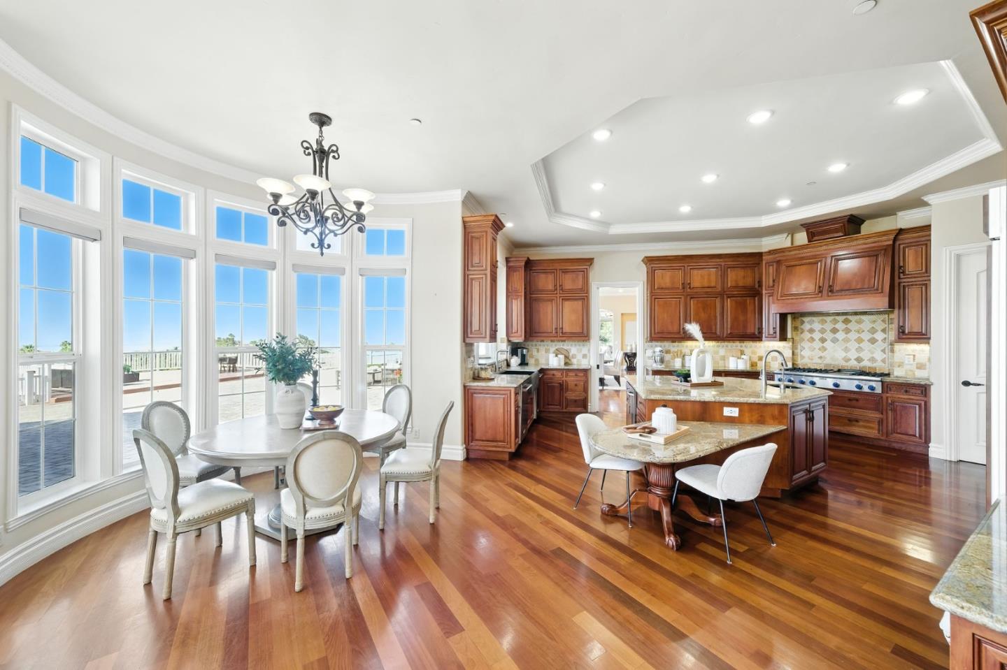 Detail Gallery Image 22 of 93 For 44989 Vista Del Sol, Fremont,  CA 94539 - 7 Beds | 6/2 Baths