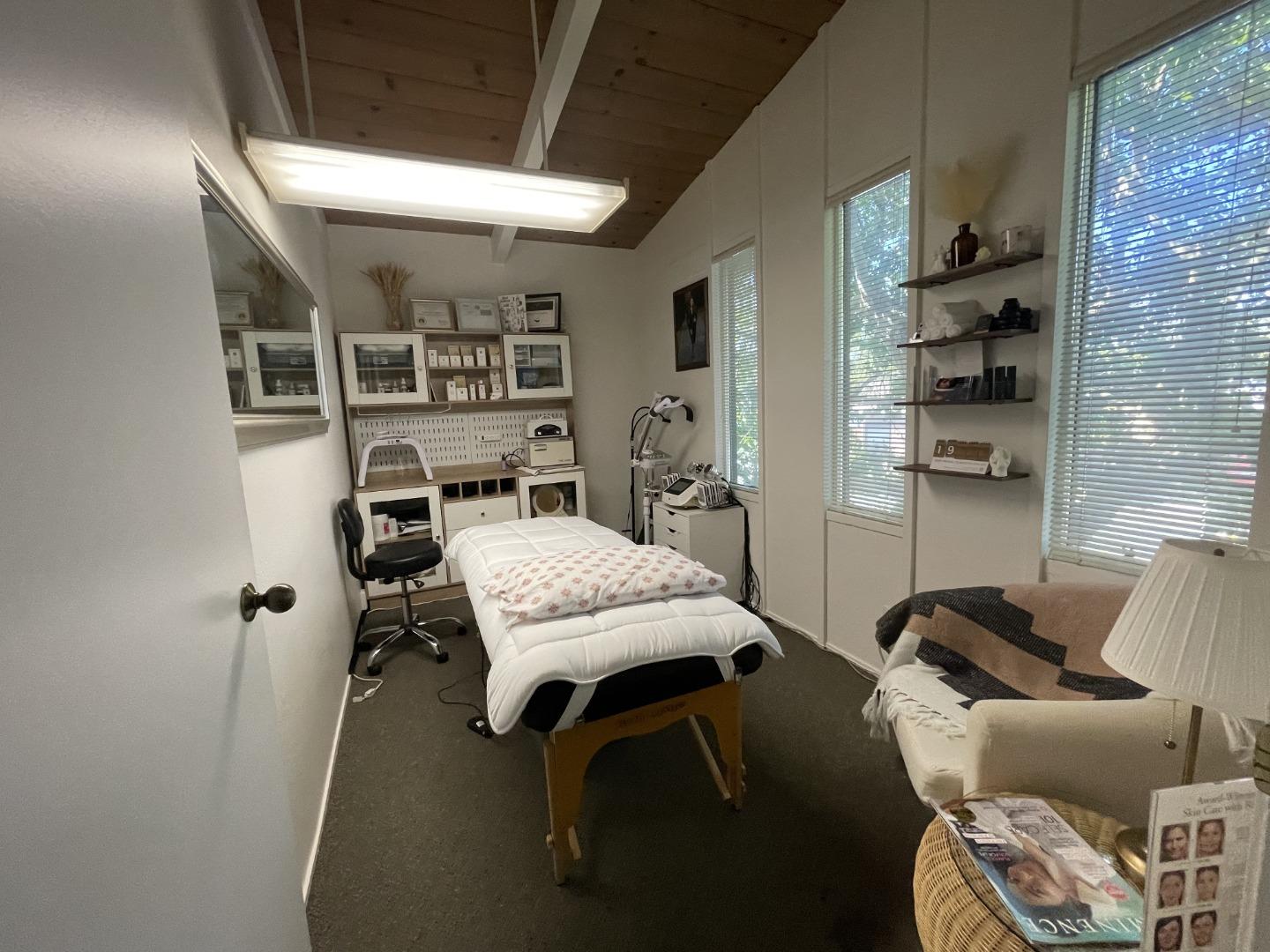 Detail Gallery Image 5 of 13 For 3000 Cleveland Ave, Santa Rosa,  CA 95403 - – Beds | – Baths