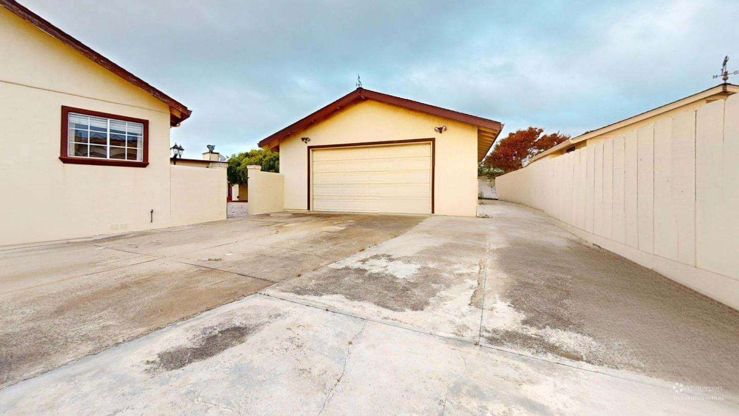 Detail Gallery Image 23 of 57 For 1976 Grandview St, Seaside,  CA 93955 - 3 Beds | 2 Baths