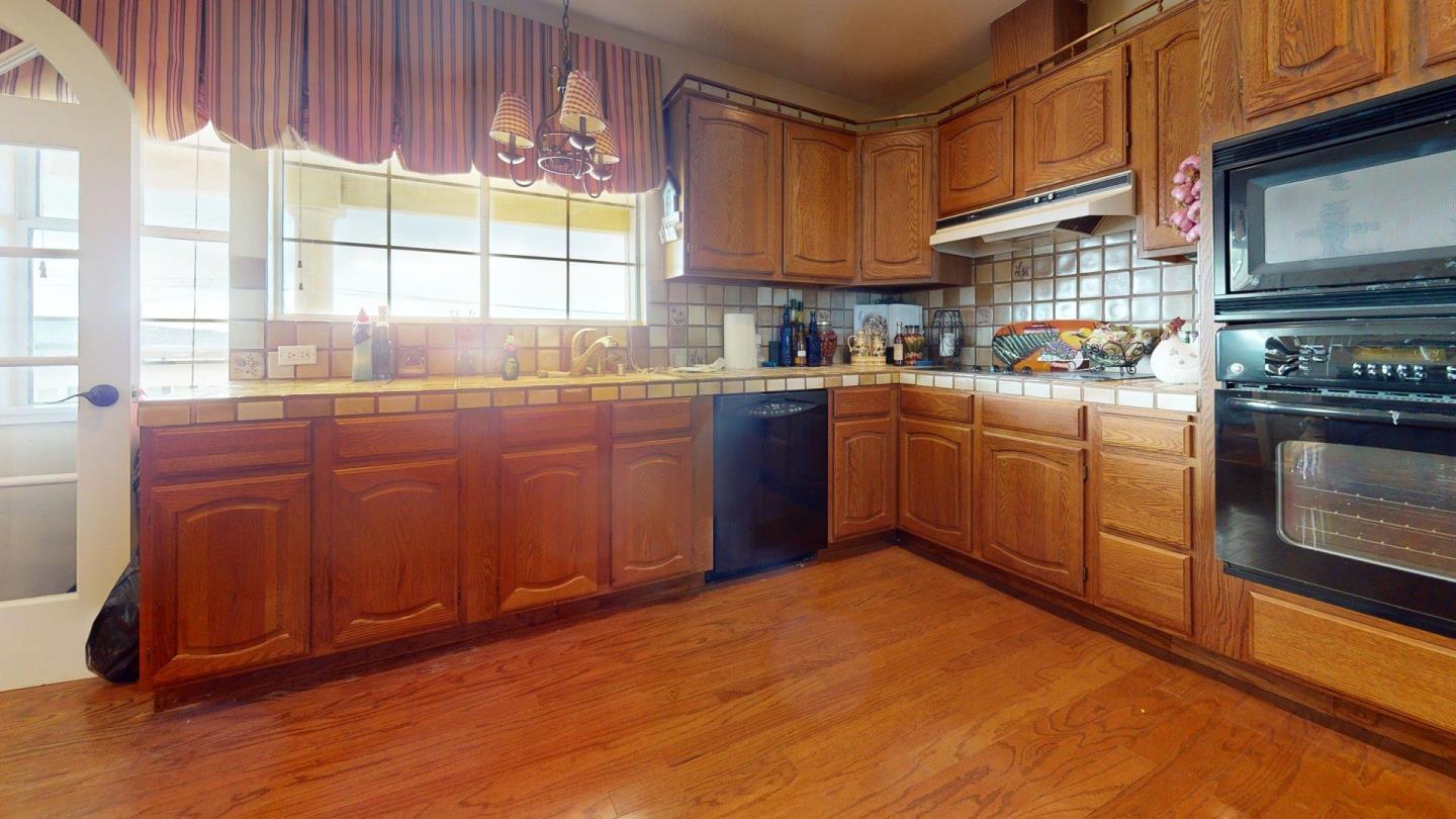 Detail Gallery Image 38 of 57 For 1976 Grandview St, Seaside,  CA 93955 - 3 Beds | 2 Baths