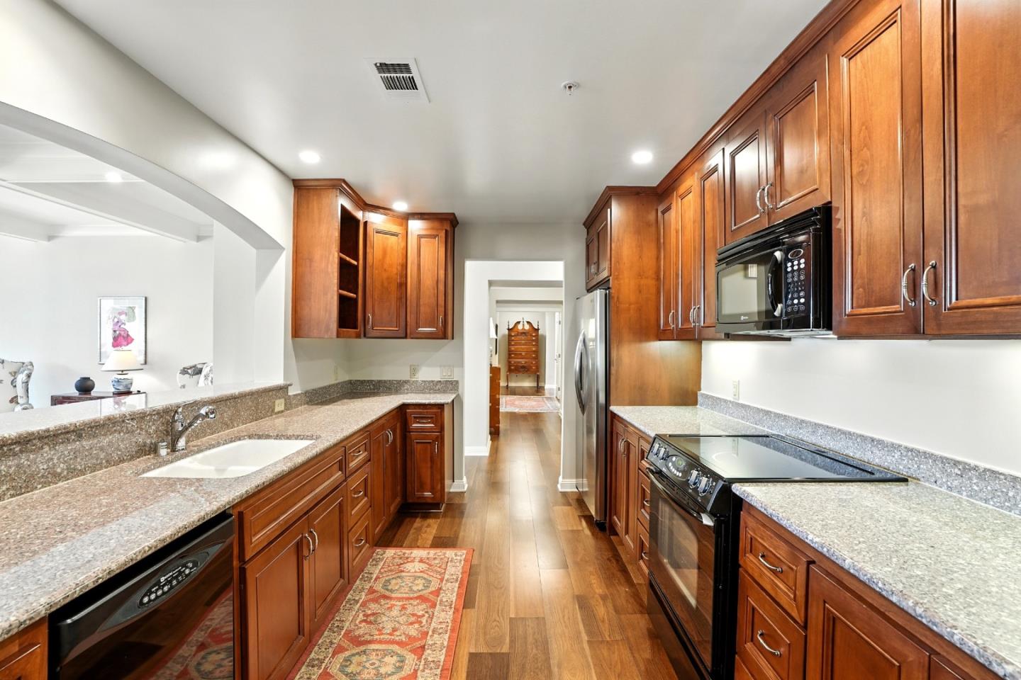 Detail Gallery Image 17 of 39 For 10 Crystal Springs Rd #1310,  San Mateo,  CA 94402 - 2 Beds | 2/1 Baths