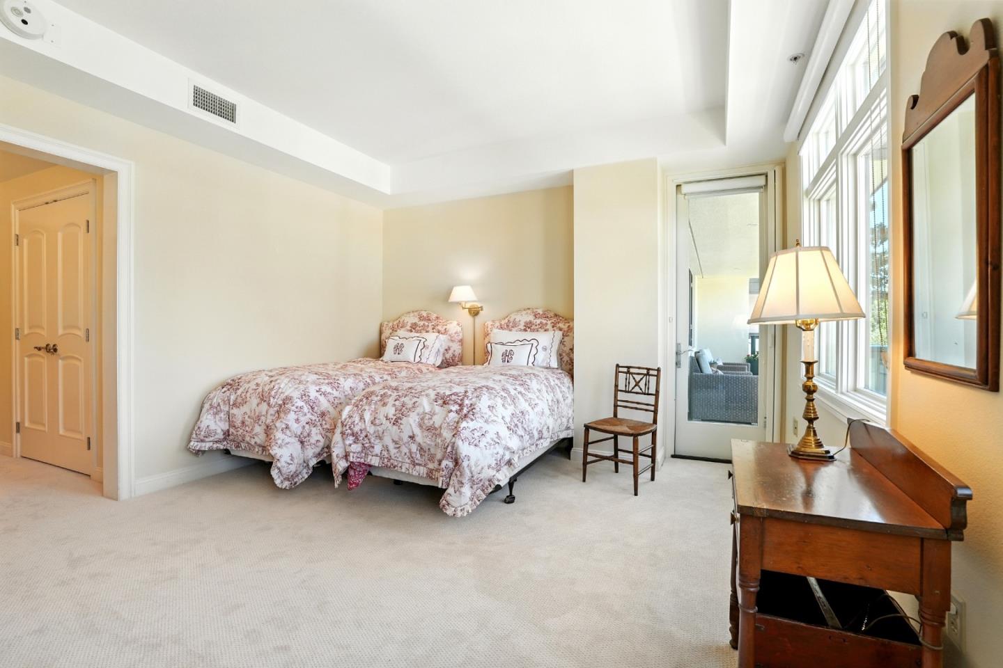 Detail Gallery Image 28 of 39 For 10 Crystal Springs Rd #1310,  San Mateo,  CA 94402 - 2 Beds | 2/1 Baths