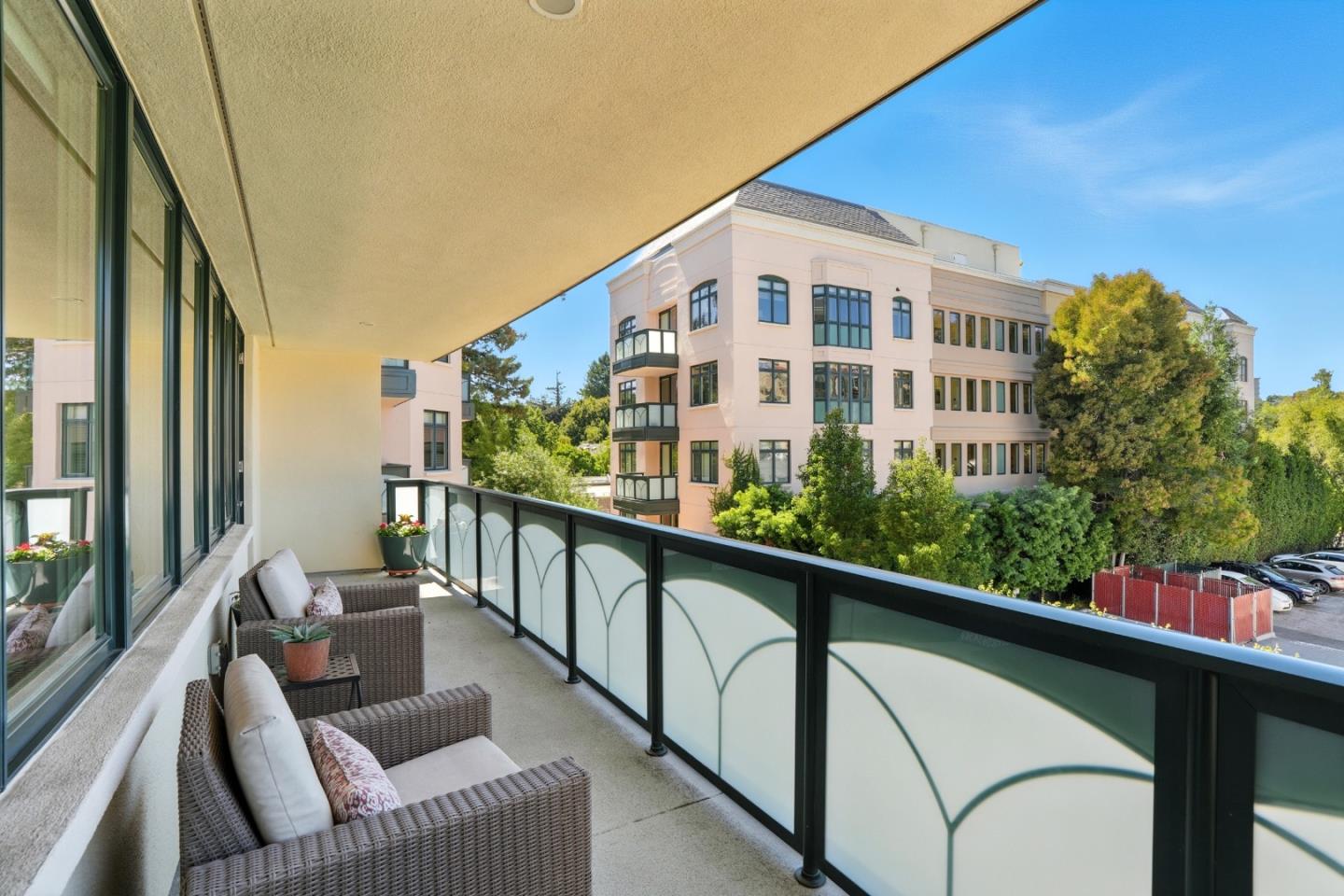 Detail Gallery Image 33 of 39 For 10 Crystal Springs Rd #1310,  San Mateo,  CA 94402 - 2 Beds | 2/1 Baths