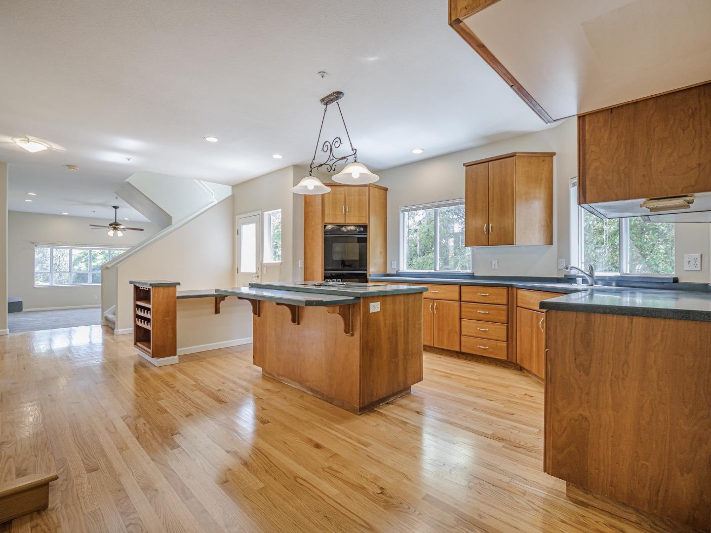 Detail Gallery Image 8 of 107 For 3385 Daffodil Ct, Soquel,  CA 95073 - 4 Beds | 2/1 Baths