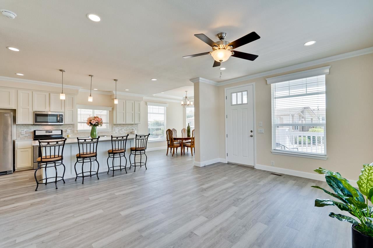 Detail Gallery Image 3 of 36 For 1225 Vienna Dr #150,  Sunnyvale,  CA 94089 - 3 Beds | 2 Baths