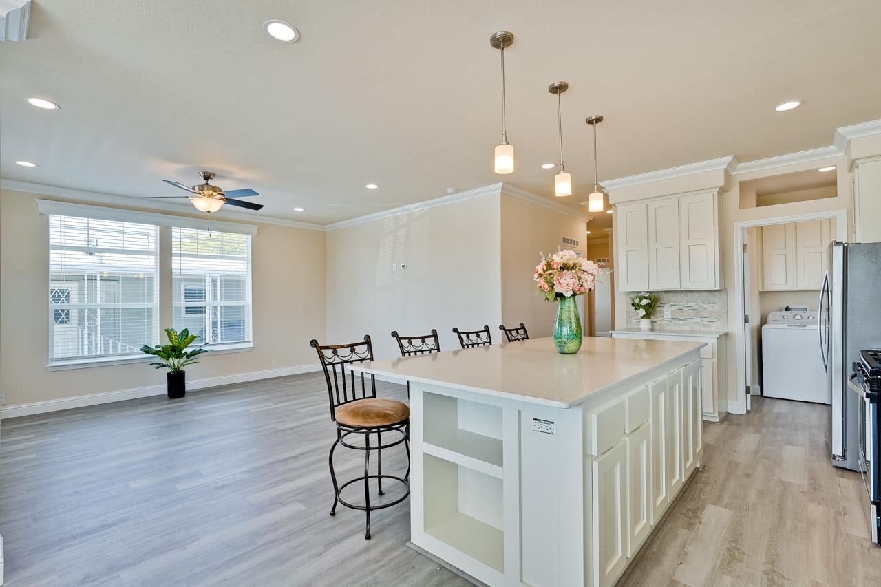 Detail Gallery Image 5 of 36 For 1225 Vienna Dr #150,  Sunnyvale,  CA 94089 - 3 Beds | 2 Baths