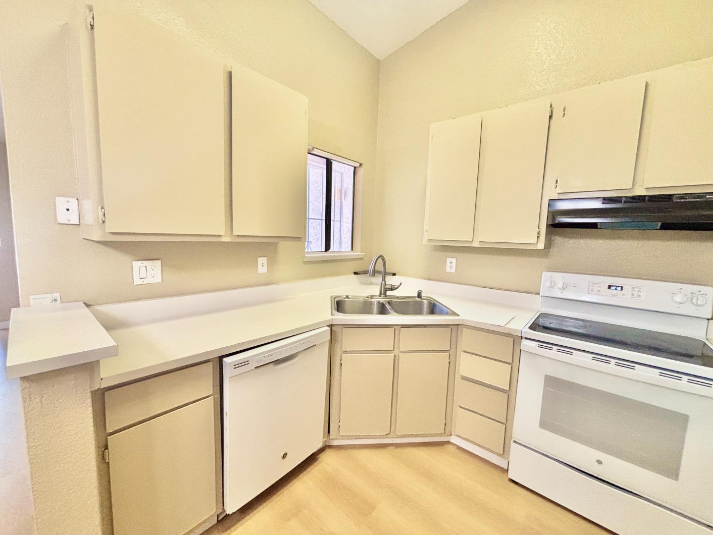 Detail Gallery Image 8 of 25 For 7 Lancaster Cir #235,  Bay Point,  CA 94565 - 2 Beds | 1 Baths