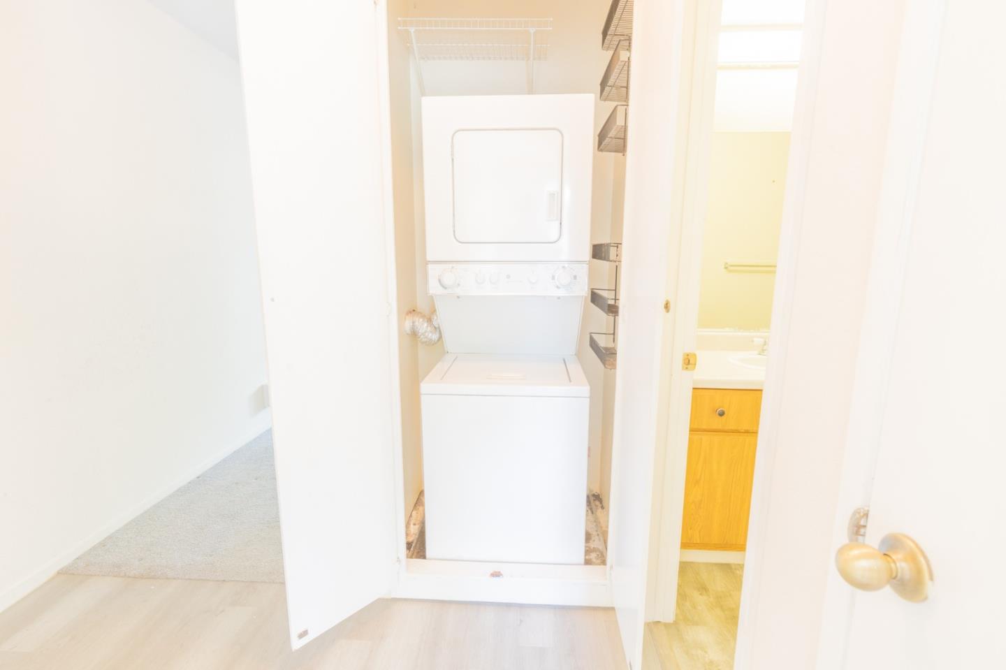 Detail Gallery Image 19 of 23 For 1527 Four Oaks Cir, San Jose,  CA 95131 - 1 Beds | 1 Baths