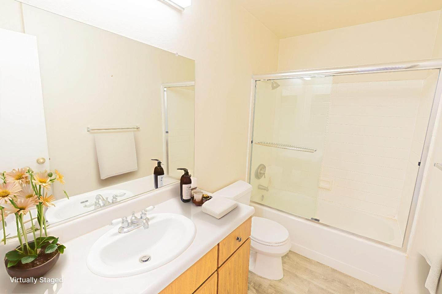 Detail Gallery Image 5 of 23 For 1527 Four Oaks Cir, San Jose,  CA 95131 - 1 Beds | 1 Baths