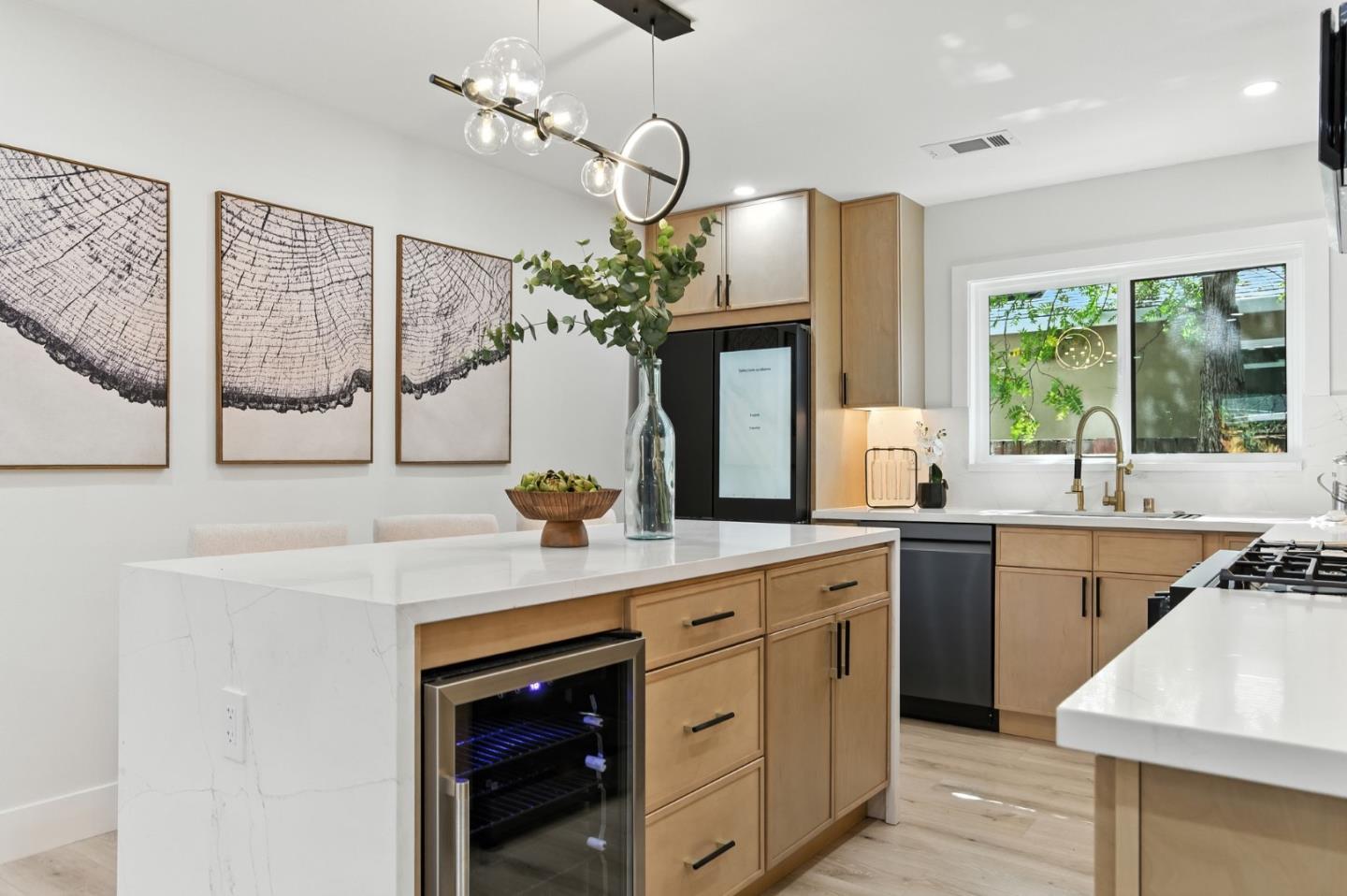 Detail Gallery Image 12 of 32 For 3124 Wessex Way, Redwood City,  CA 94061 - 4 Beds | 4 Baths